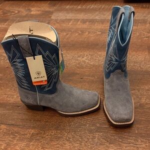 Ariat Kids Blue and Gray Western Boots new with tags